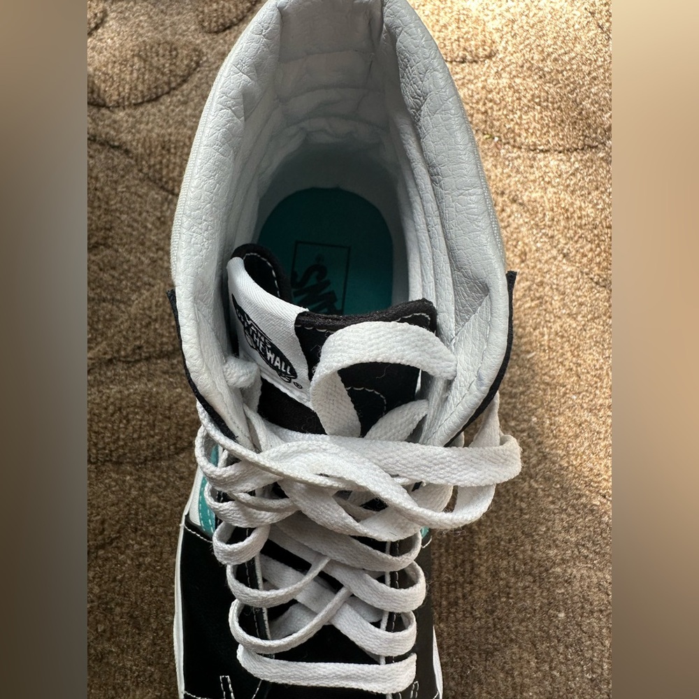 Vans Men’s Sport SK8-Hi Skate Shoes Sneakers White/Black VN0A5JMJ93U
US9,5 - Picture 12 of 14
